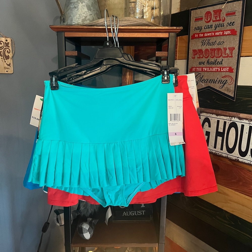 Super cute and stylish swim bottoms set of 5.